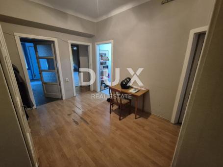 PULA, ZENTRUM - Apartment mit 4 Schlafzimmern, Terrasse