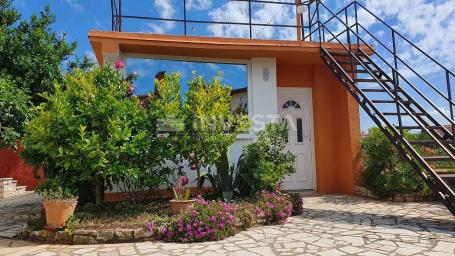 Valbandon, Fazana, Beautiful detached house with a garage and garden in a prime location