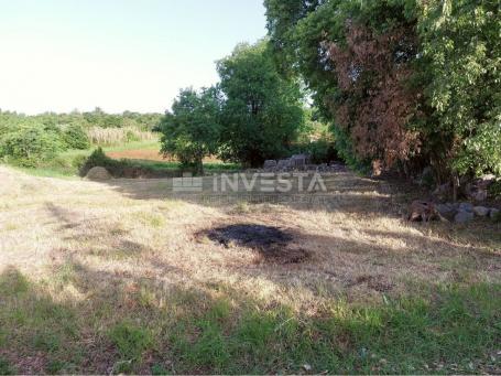 Poreč area, building plot 909 m2 not far from the city center