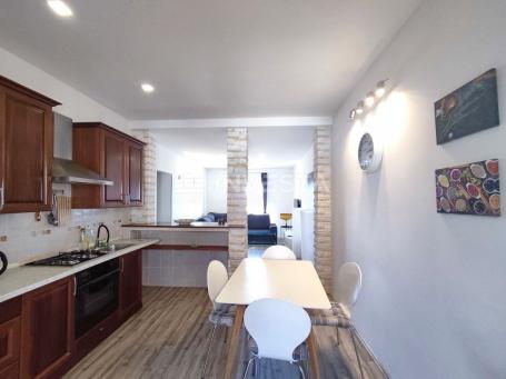 Pula, Center, renovated two-room apartment in a great location