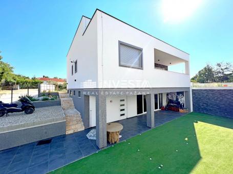 Vodnjan surroundings, modern house with tavern, 240 m2