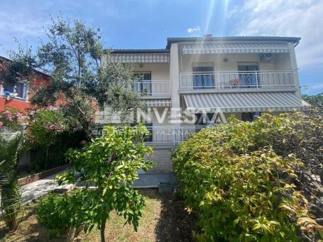 Fažana, Detached house with 3 residential units, 500m from the sea