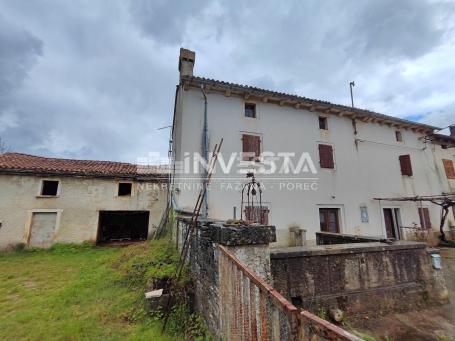 Surroundings of Žminj, an old Istrian house with an auxiliary building for adaptation