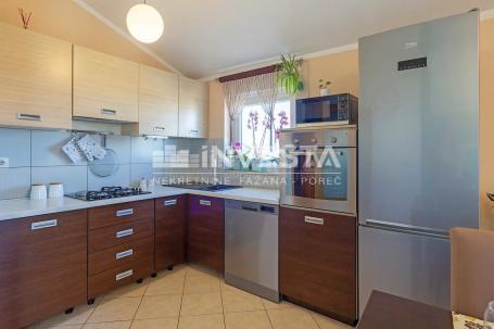 Liznjan, Modern furnished two-room apartment with sea view, parking