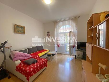 Pula center, two-room apartment 67 m2 in the old town