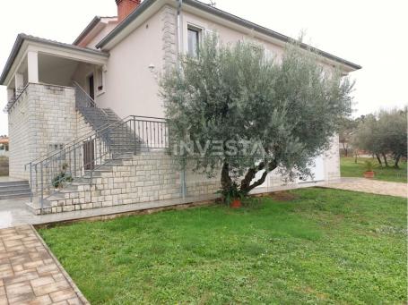 Surroundings of Svetog Lovreč, family house with 2 residential units, 270 m2