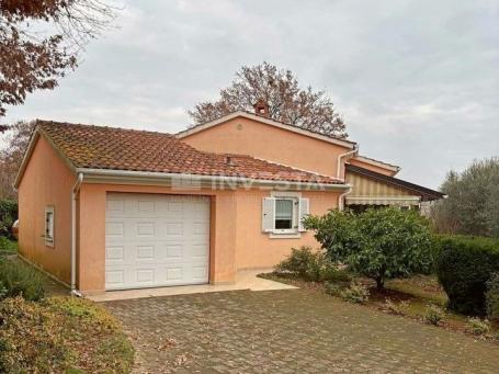 Loborika, Family house with garage and spacious yard