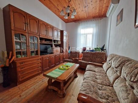 Pula center, apartment 70 m2 with shared yard