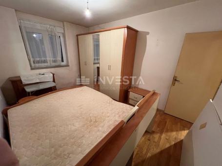 Kroatien, Istrien, Pula Zentrum, Wohnung 57m2 (2 Schlafzimmer) zur Renovierung, nahe dem Markt