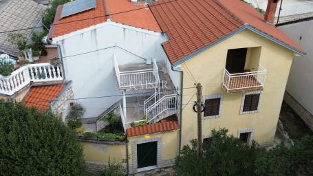 Selce - kamena kuća sa velikim potencijalom blizu mora