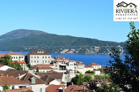 Dvosoban stan pogled na more Herceg Novi stari grad