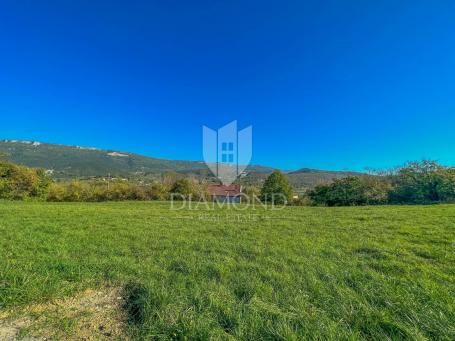 Land Buzet, 2.122m2