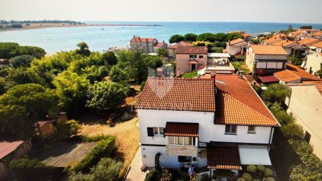 Umag, center, two apartments, 2nd row to the sea!