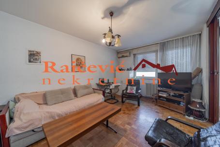 STARI GRAD DORCOL 52m2 , T , 197000e