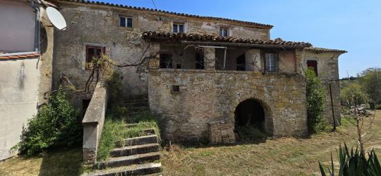 ISTRIA, CEROVLJE - Old house with a large garden