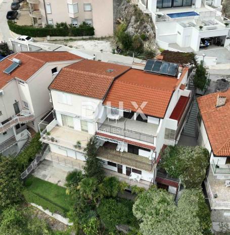 MAKARSKA, BAŠKA VODA - kuća sa 5 apartmana s pogledom na more! PRILIKA!