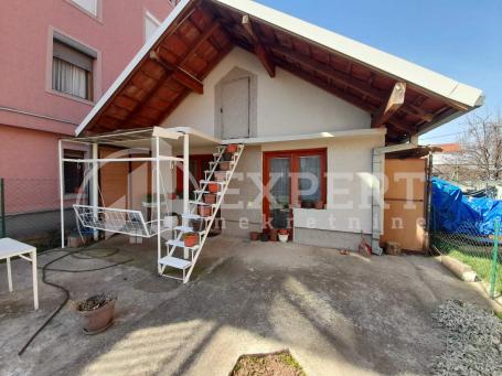 Izdaje se prizemna kuća u naselju Brzi brod, 30m2, 200e