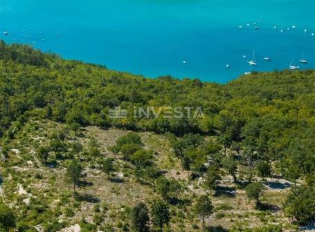 Building land with a spectacular sea view