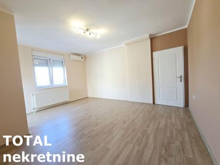 1 Jednosoban stan NOVI SAD, 71590€