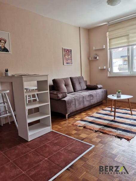 KOMPLETNO NEMEŠTENA GARSONJERA NA NOVOM NASELJU, PET FRIENDLY