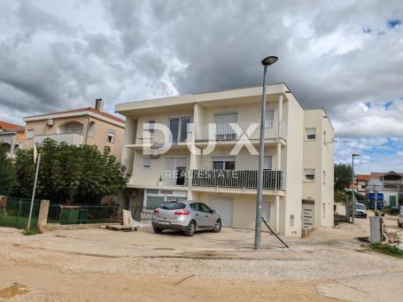 ZADAR, PLOVANIJA - Elegant apartment on the ground floor in Plovanija!