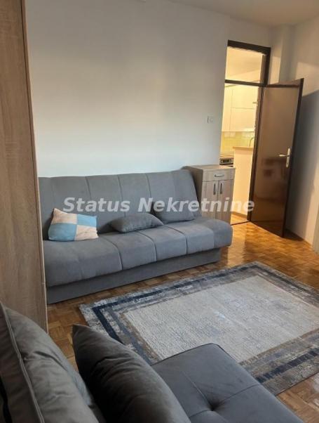 NAMEŠTENA, KOMPLETNO RENOVIRANA GARSONJERA 26M2, LIMAN 3, ODVOJENA KUHINJA, 350EU