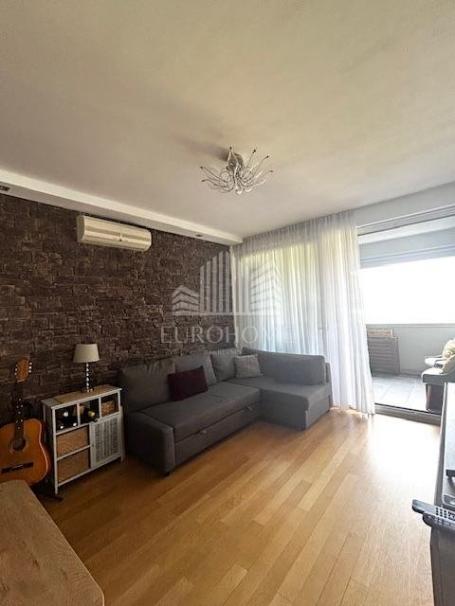 Flat Kanal, Trnje, 70m2