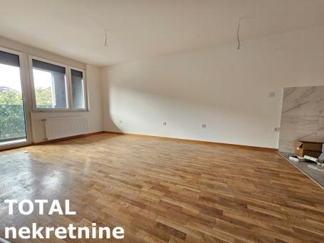 4 Četvorosoban stan NOVI SAD, 214500€