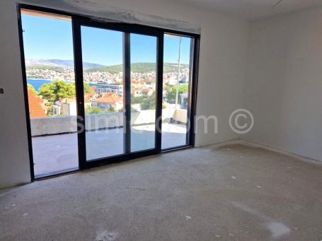 Penthouse apartman u novogradnji blizu mora, Čiovo