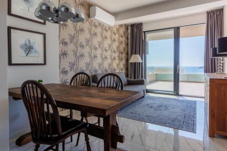 One-bedroom Apartment With Stunning View, 20m from The Sea, Bečići