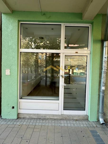 Poslovni prostor za izdavanje – 22m², idealan za tihu delatnost