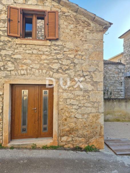 ISTRIA, BRTONIGLA - Cute stone house with a parking space!