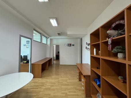 POSLOVNI PROSTOR - CENTAR - 90m2