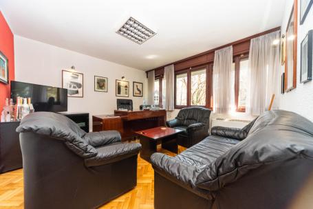 Opremljen kancelarijski prostor 52m2, Preko Morače - Podgorica