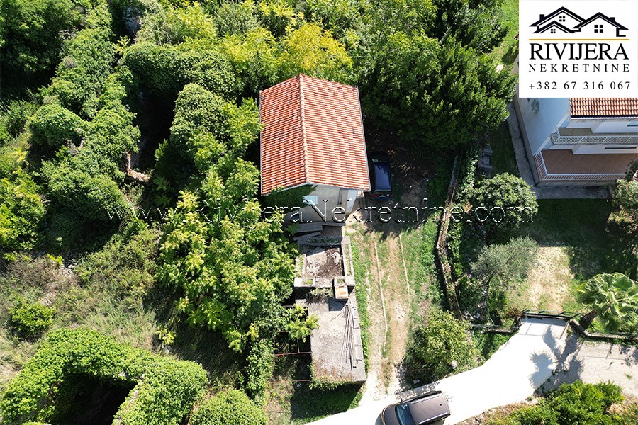 Kuca u Radovicima Tivat u blizini Luštica Bay