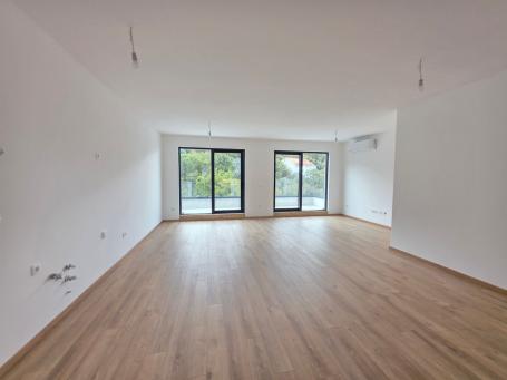 Prodaja dvosobnog stana 114m² u novogradnji sa pogledom na more, parkingom i oslobođenjem od poreza 