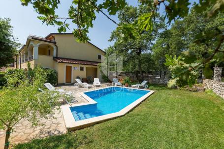 Novigrad, surroundings, rustic restaurant with apartments