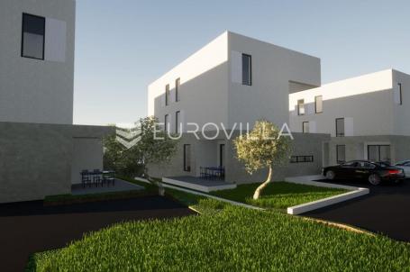 Vodice, NOVOGRADNJA, prekrasan jednosoban stan s vrtom, 61,70 m²