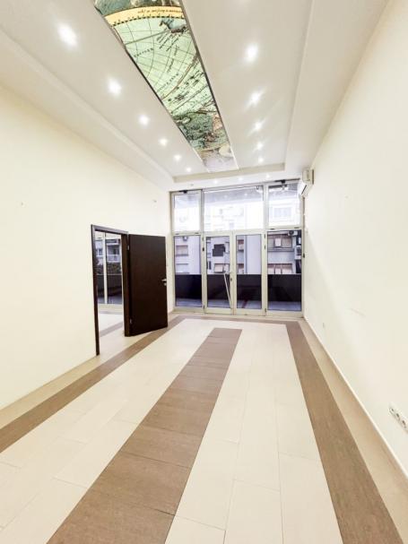 Izdavanje, Poslovni prostor, 60m2 , Tivat
