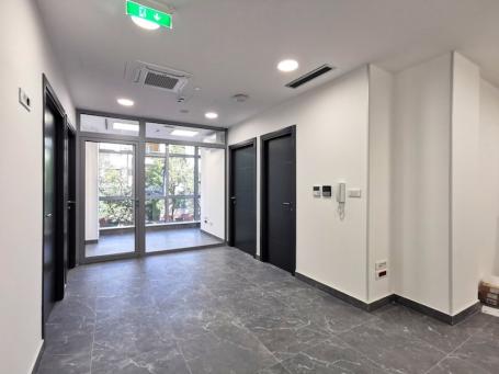 Poslovni prostor, 77m2, Centar, Podgorica