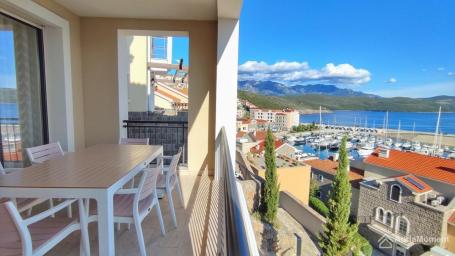 Gotov stan u Marina Village Luštica Bay – moguce dio placanja na rate
