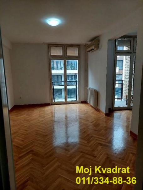 Savski venac, Savski trg - Vojvode Milenka, 51m2