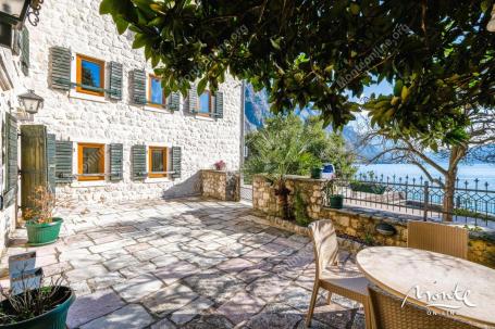 Kotor ORAHOVAC I 1.750.000 € Kuća Prodaja