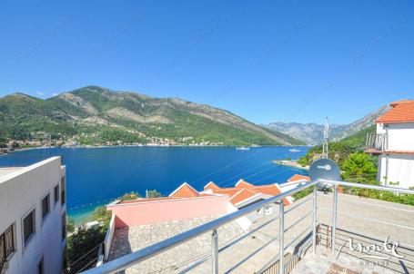 Tivat LEPETANE 260.000 € Kuća Prodaja