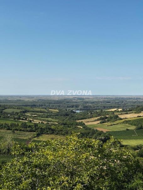 Vikendica za ceo svet   – Čortanovci, 65 ari, jedinstven pogled na Dunav