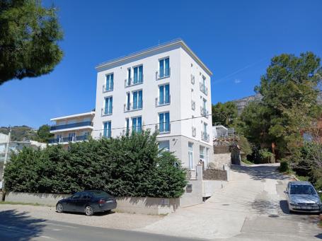 Moderan hotel na prodaju na prvoj liniji mora u Šušnju, Bar