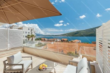 Luksuzan stan u kompleksu sa bazenom – Baosici, Herceg Novi