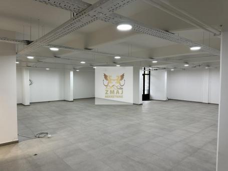 POSLOVNA ZGRADA 700m2, IZDAVANJE, TRI NIVOA, ODLICNA LOKACIJA