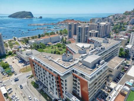 Prodaja poslovnog prostora 25 m² u prestižnom kompleksu TQ Plaza – strogi centar Budve