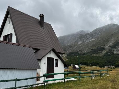 Žabljak, Motički gaj – namještena kuća sa tri sobe